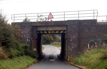 Old Linslade Road railway bridge October 2008